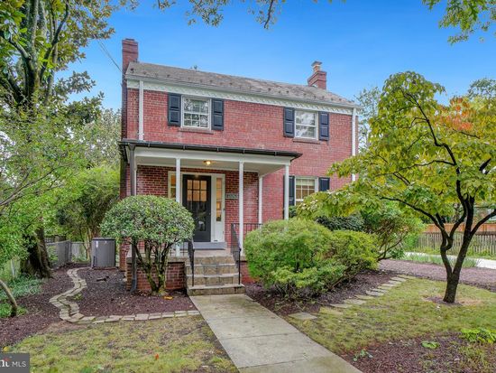 4526 44th St NW, Washington, DC 20016