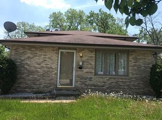 841 E 152nd St, Phoenix, IL 60426