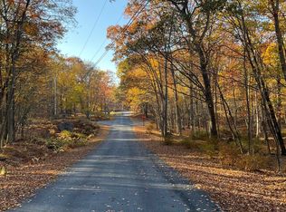 105 Duffys Dr, Dingmans Ferry, PA 18328