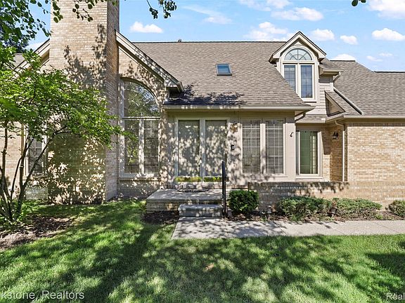 2nd image of 16981 Sandstone Cir #74
