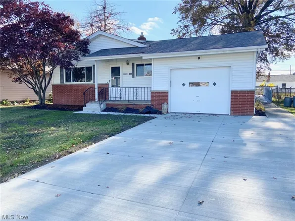 30300 Vineyard Rd, Eastlake, OH 44095