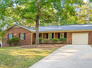 552 Woodland Dr, Graham, NC 27253