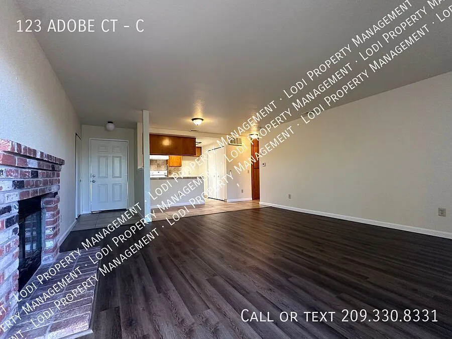Building Photo - 123 Adobe Ct #C