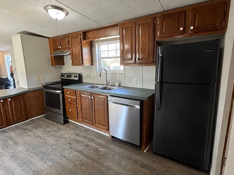 225 Burnett Chapel Ln — Photo 2