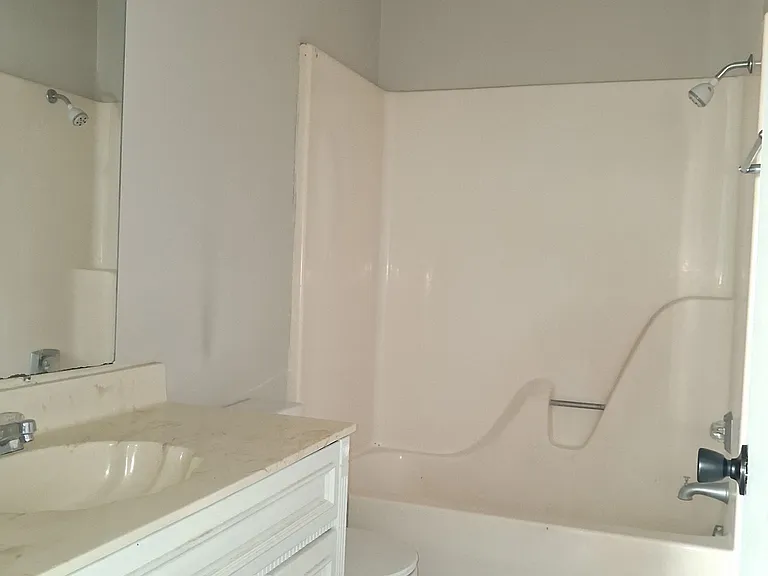 302 College Park Dr #3 — Photo 2