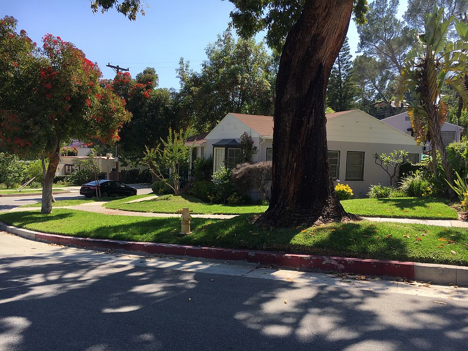 2nd image of 725 Glenmore Blvd
