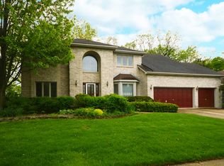 951 E Amberwood Cir, Naperville, IL 60563