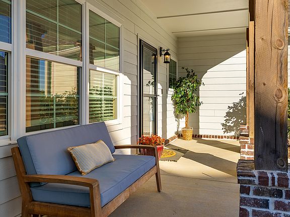 4th image of 1087 Omaha Cir