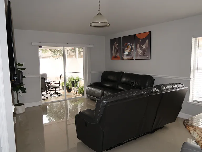3235 Bellericay Ln — Photo 2