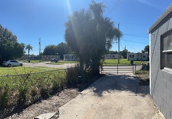 4th image of 2516 Avenue L Avenue #0