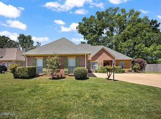 196 Raulston Dr, Byram, MS 39272