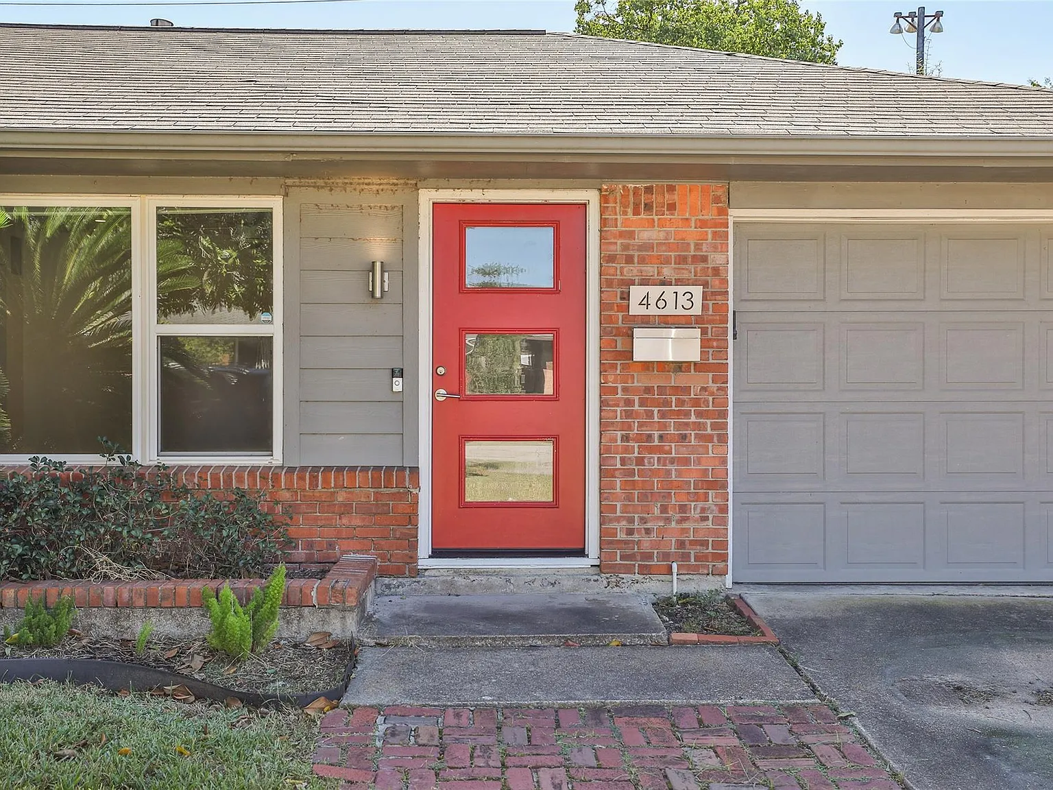 3 bed, 1.0 bath, 1442 sqft, $3,000 — Photo 2