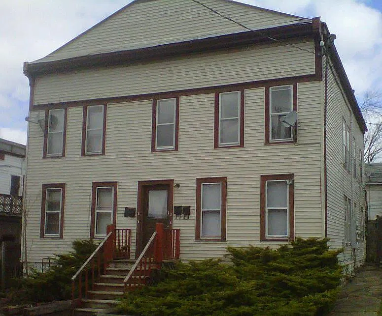 142 Bradley St #LOWER