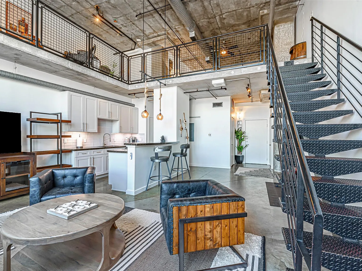 1 bed, 1.5 bath, 1648 sqft, $3,350 — Photo 2