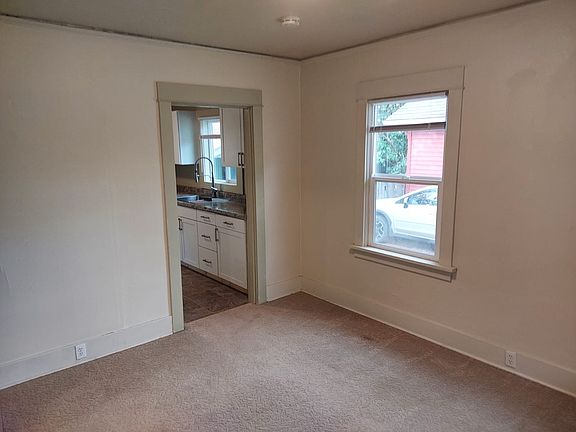 4th image of 1061 SW Western Blvd