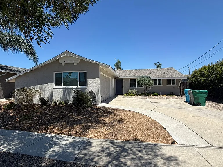 6315 Lake Arago Ave — Photo 2