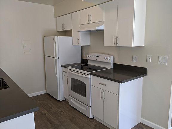 3rd image of 433 Vasquez Ct