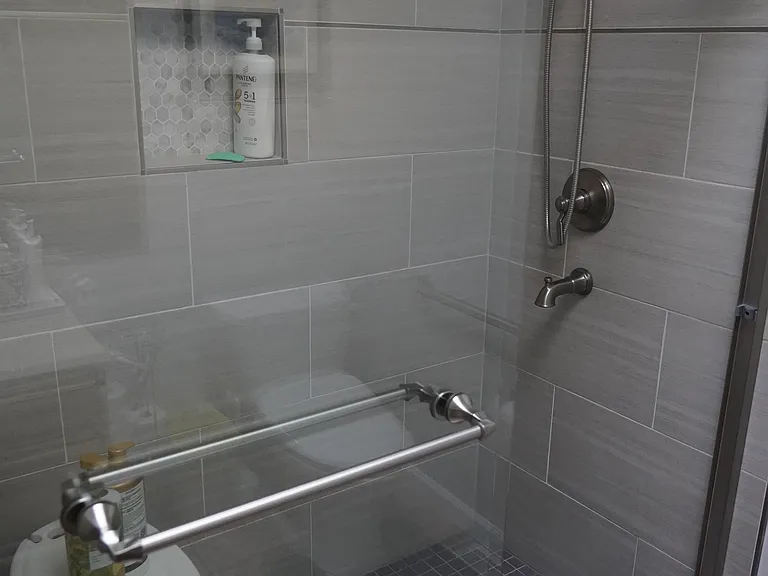Stonedale Dr — Photo 5