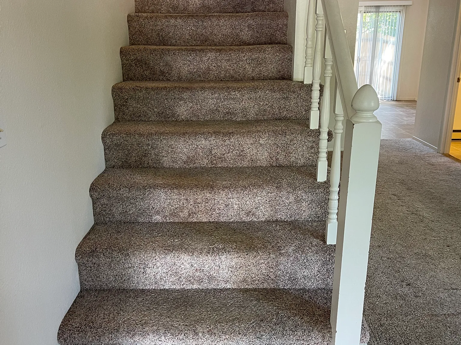 2 bed, 1.5 bath, 1800 sqft, $1,375 — Photo 4