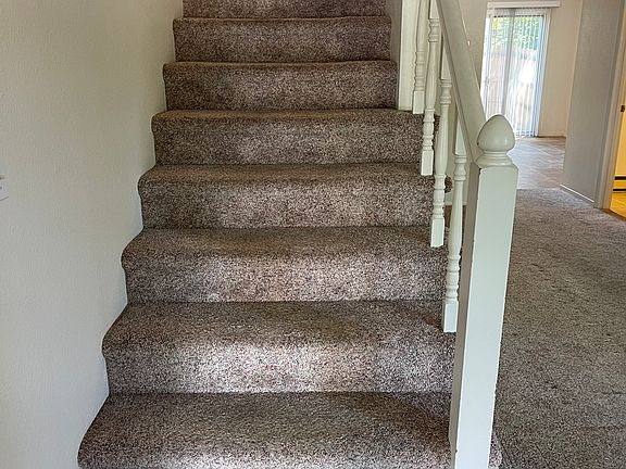 4th image of 2531 Farnum St