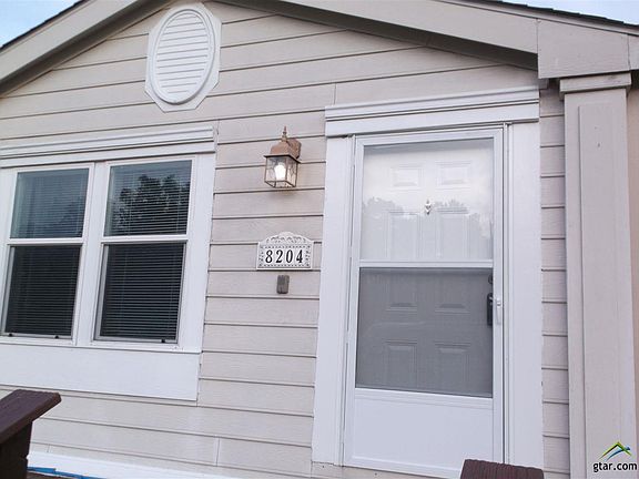 3rd image of 8204 Sharon Ln