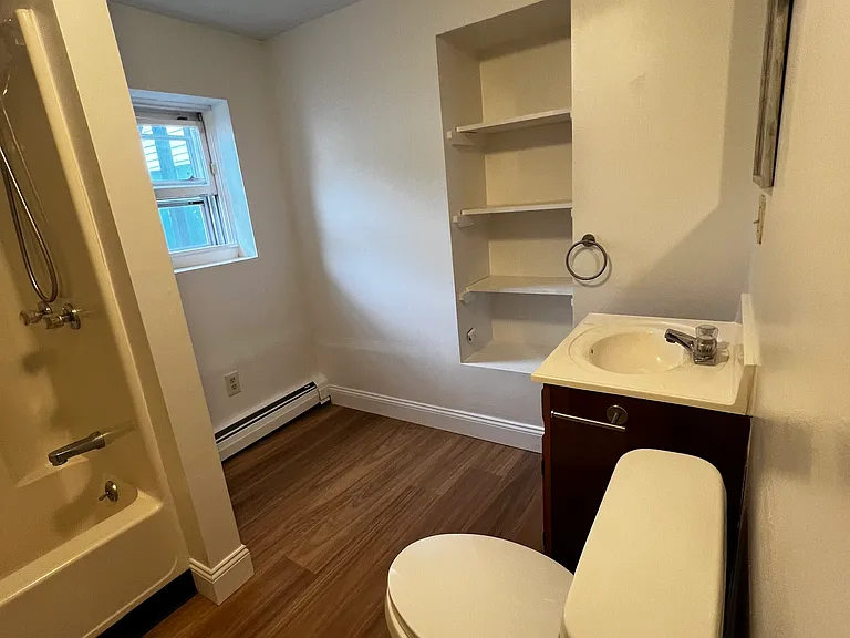 65 Washington St #4 — Photo 6