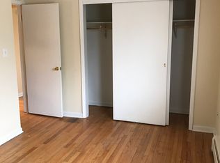 2108 S 17th Ave APT 1E, Broadview, IL 60155