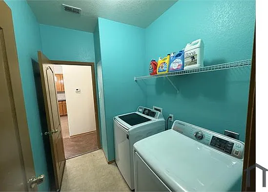 4 bed, 2014 sqft, $2,600 — Photo 2