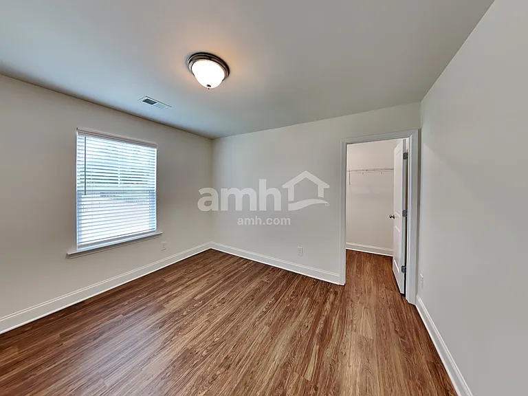 5085 Hudson Valley Dr — Photo 29