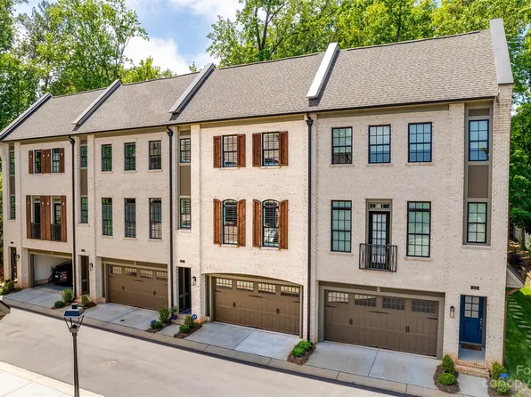 2815 Hillside Springs Dr, Charlotte, NC 28209