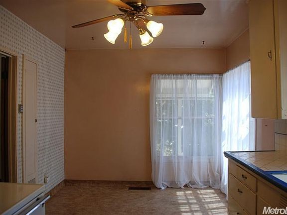4th image of 6001 Mariposa Ave