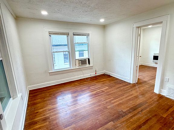 2nd image of 380 6th St NE APT 2