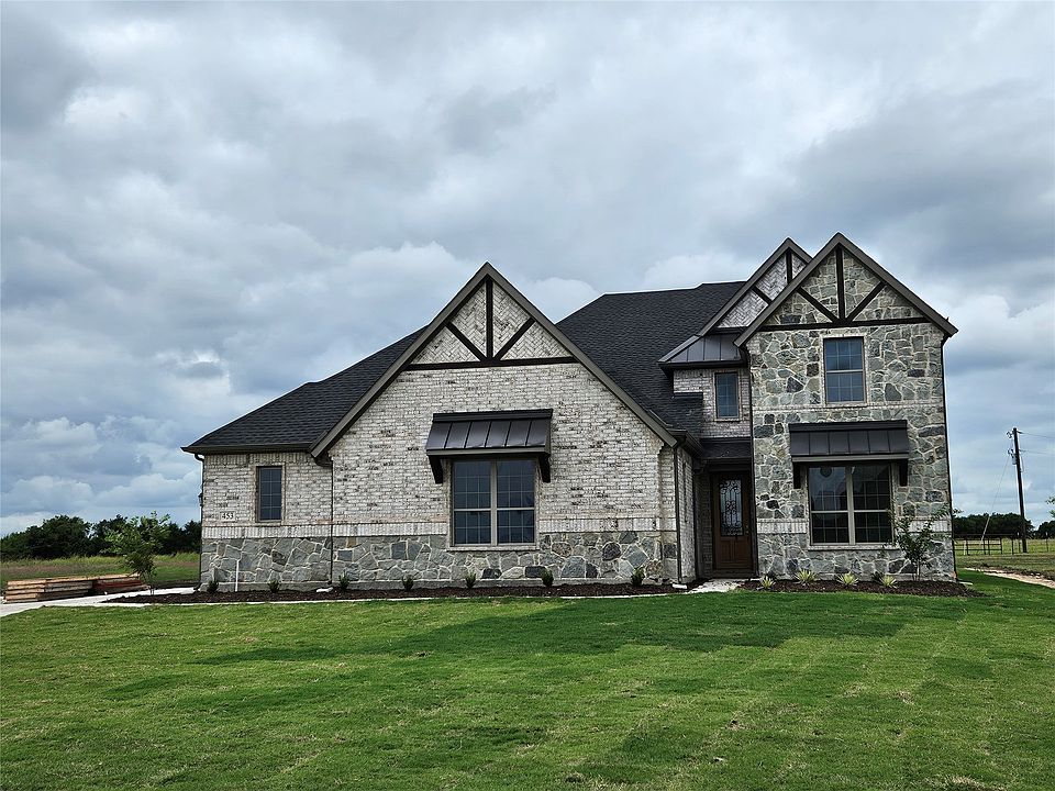 1st image of 453 Magnolia Ct