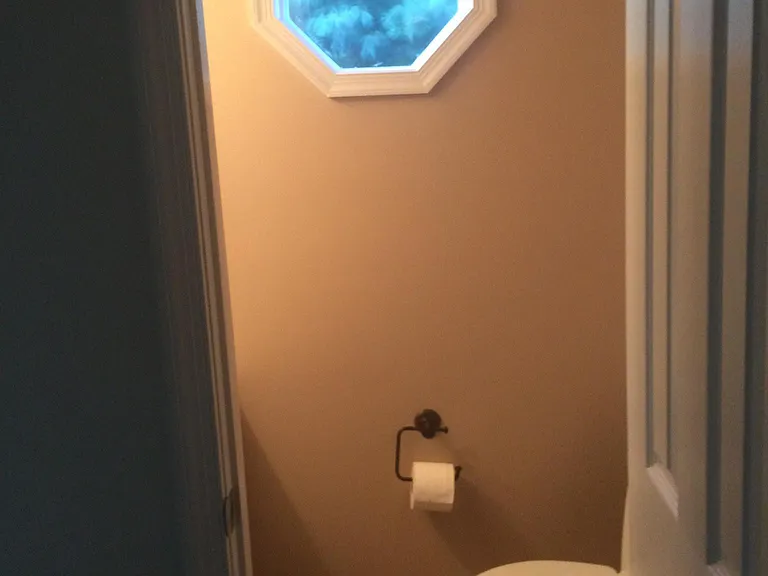 1st floor 1/2 bath