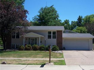 12080 Weshire Pl, Maryland Heights, MO 63043