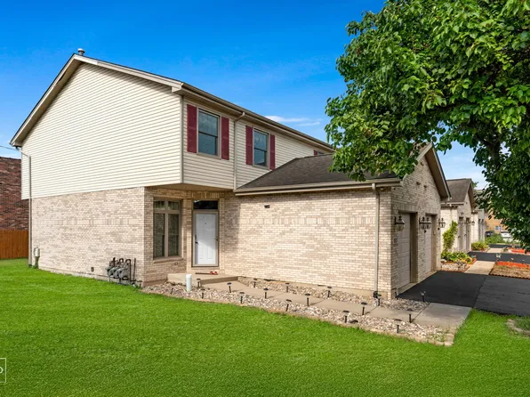 8802 W 83rd Pl Unit F, Justice, IL 60458