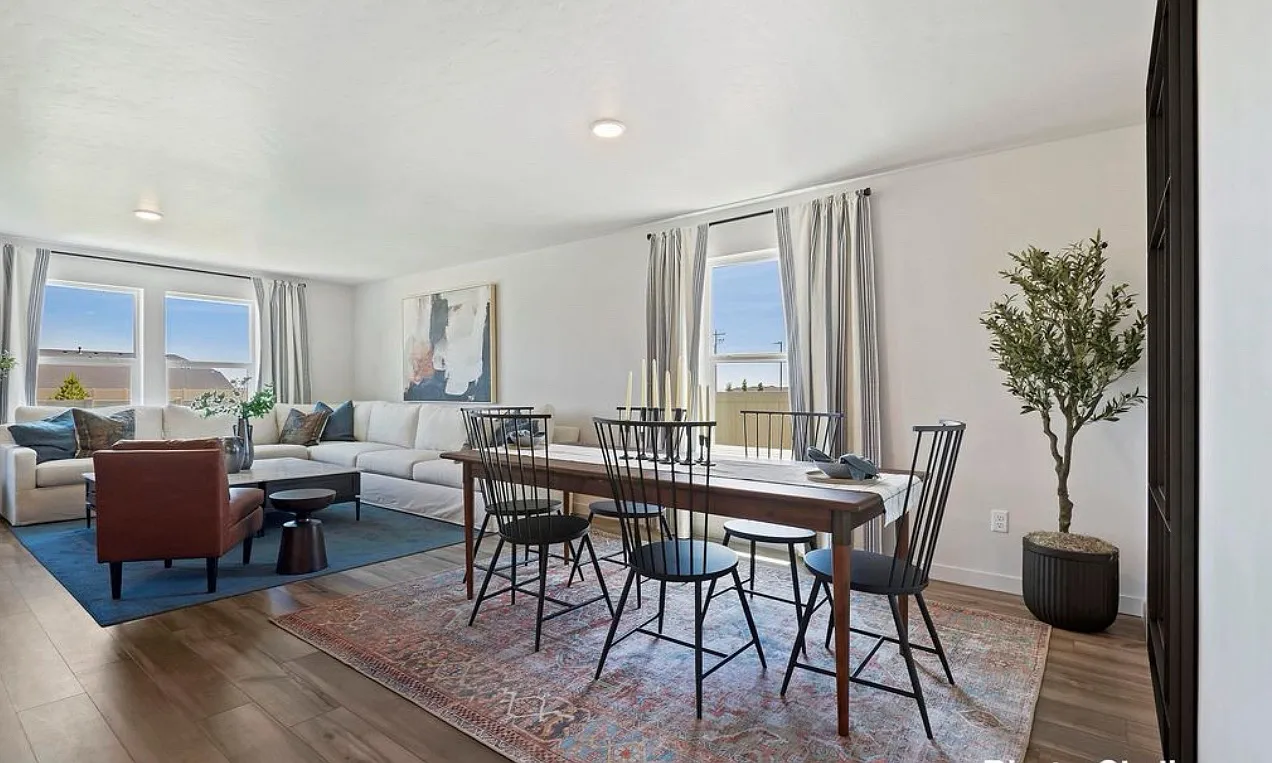 4 bed, 1667 sqft, $2,200 — Photo 1