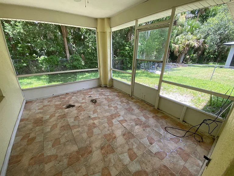 526 Loomis Trl — Photo 17
