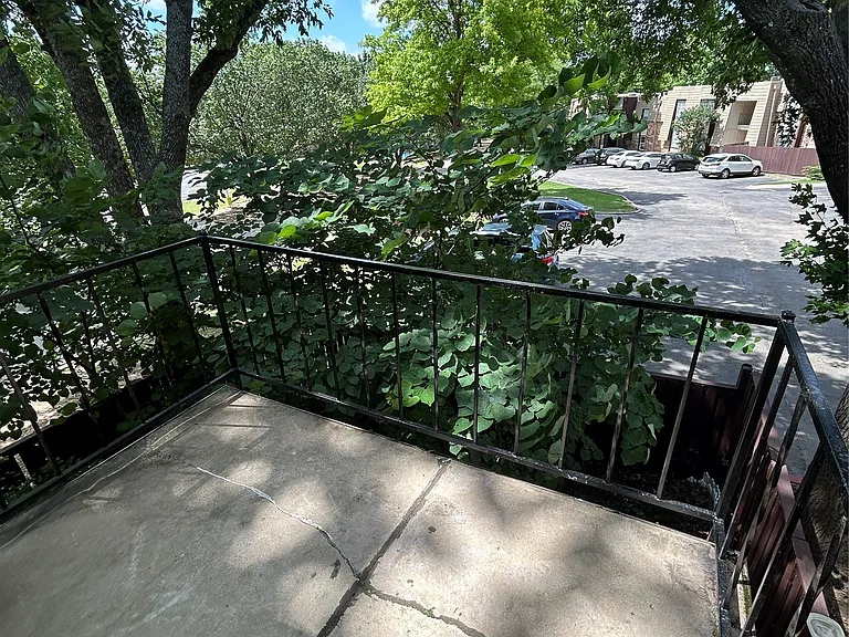 4350 E 67th St #802 — Photo 11