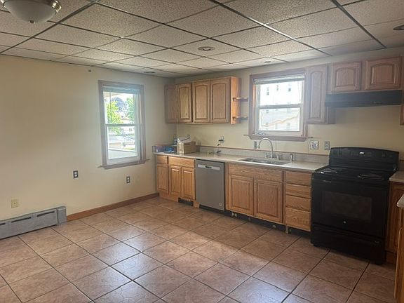 2nd image of 32 Oliver St #3