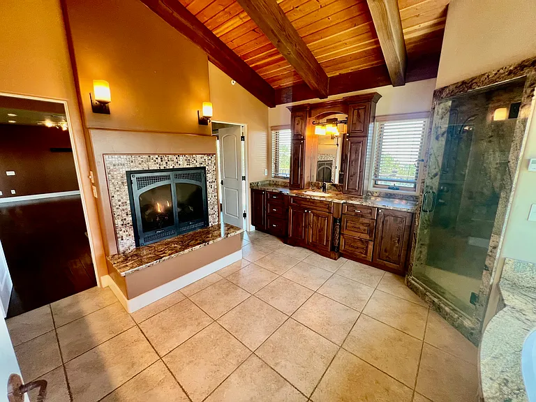 300 Corona Rd — Photo 49
