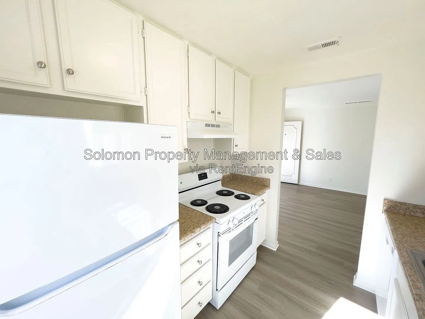 2 bed, 2.0 bath, 878 sqft, $2,395 — Photo 3