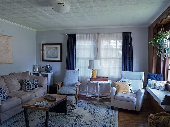 4th image of 736 Cottage Dr