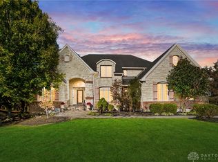 7491 Country Brook Ct, Springboro, OH 45066