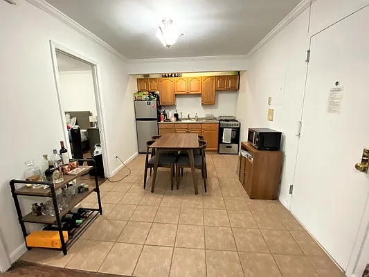 Rented by Douglas Elliman | media 19