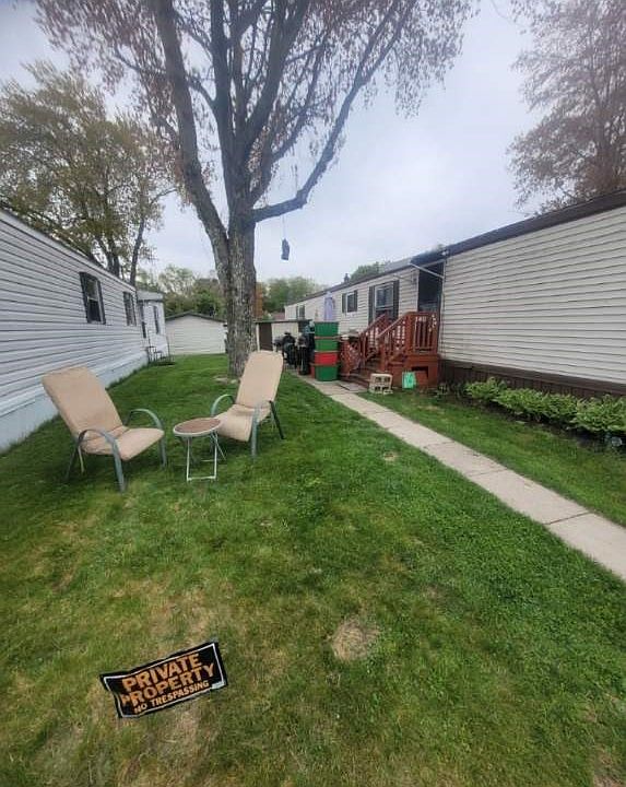 1st image of 557 SW Cutoff #140