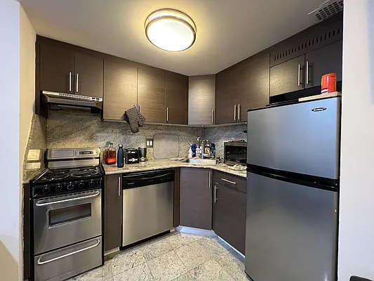 Rented by AZ REALTY NYC LLC | media 20