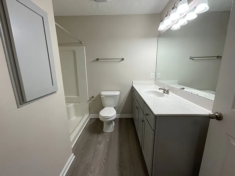 Meridian Park Apartments — Photo 202