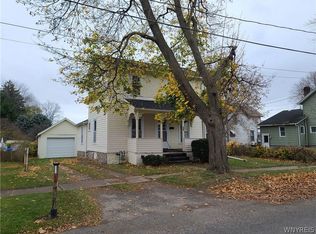 709 Genesee St, Medina, NY 14103