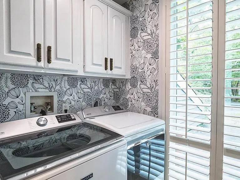 124 Eareckson Ln — Photo 21